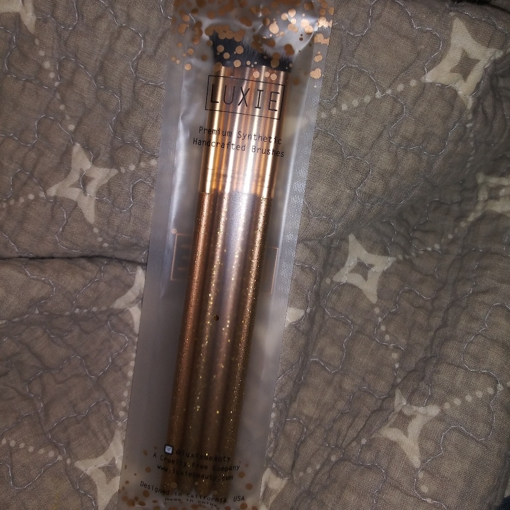 Sale!✨Brand New✨ Luxie Luminous Eye brush set
